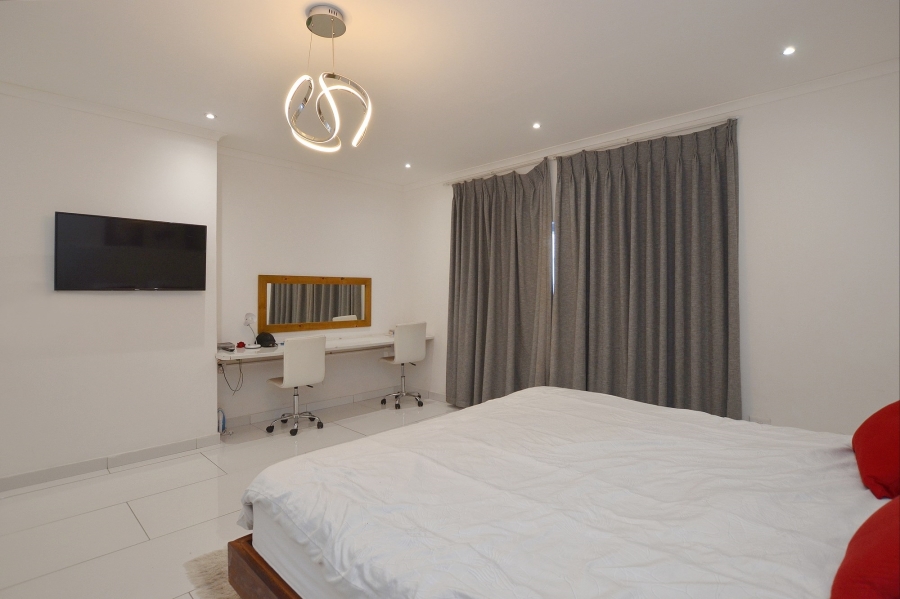 2 Bedroom Property for Sale in Kenridge Western Cape